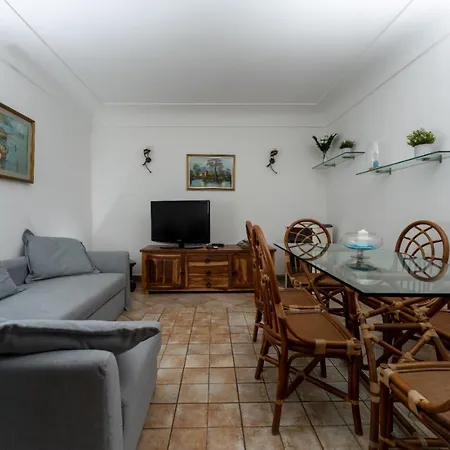 Apartman Casa Vacanza La Scogliera *
