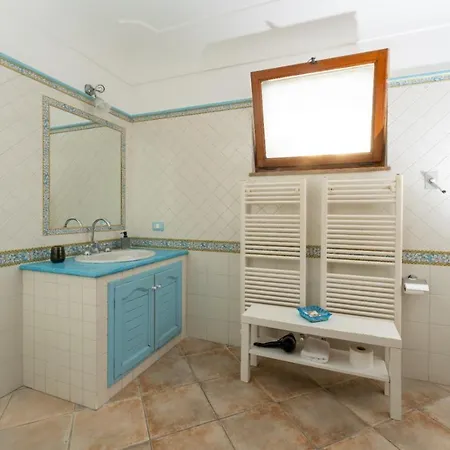 Casa Vacanza La Scogliera كابري