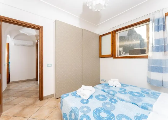 Casa Vacanza La Scogliera דירה *