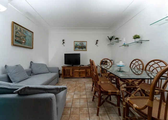 Daire Casa Vacanza La Scogliera *